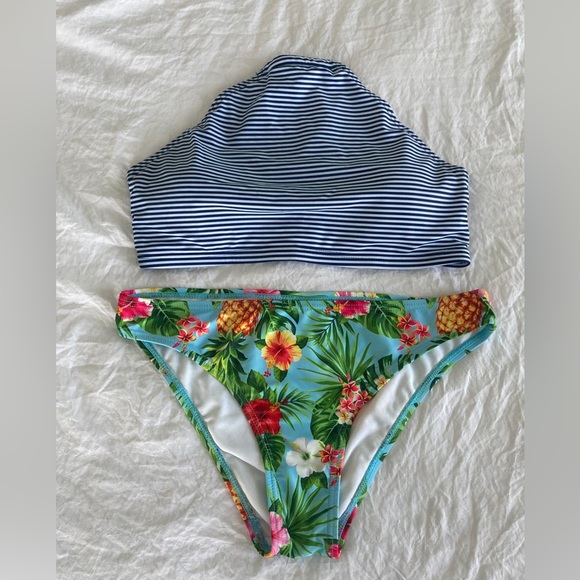 Floral High Neck Padded two piece Bikini Set Striped & Tropical Size M New - Picture 1 of 4